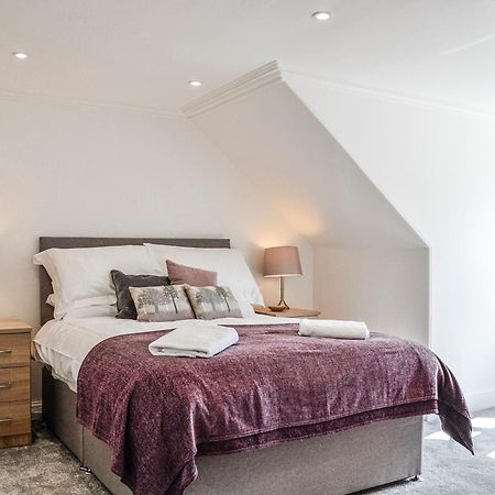 Dezzys Villa Montrose Bagian luar foto