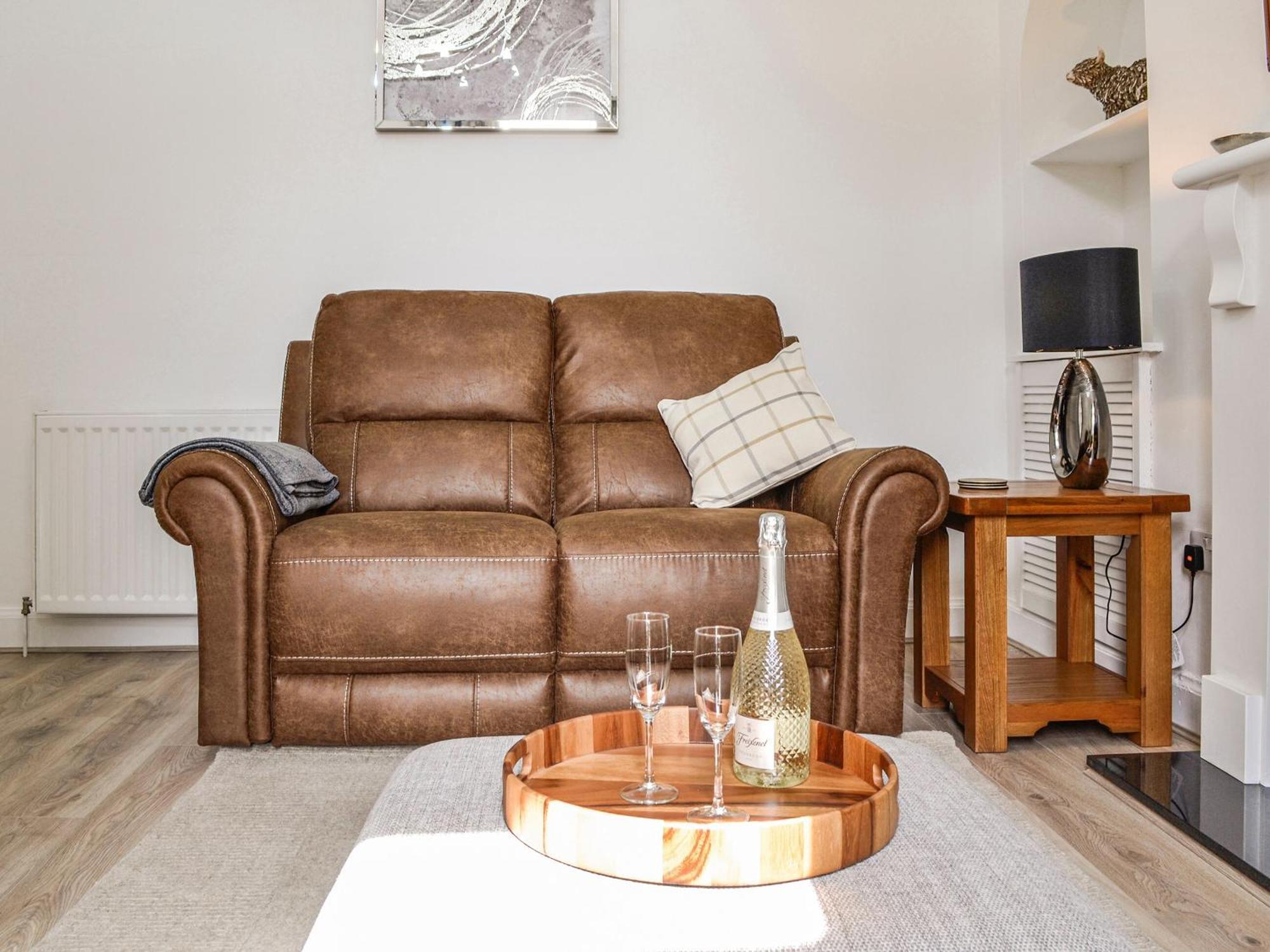 Dezzys Villa Montrose Bagian luar foto
